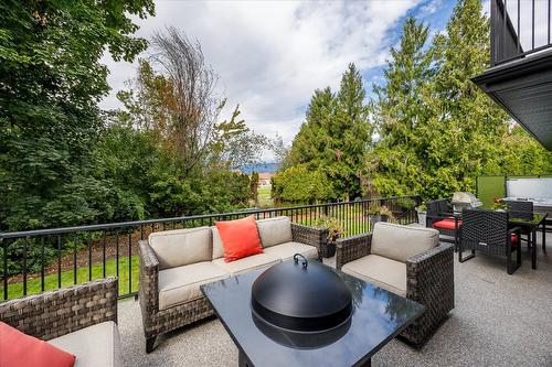 4488 Nottingham Road, Kelowna, BC - Outdoor With Deck Patio Veranda With Exterior