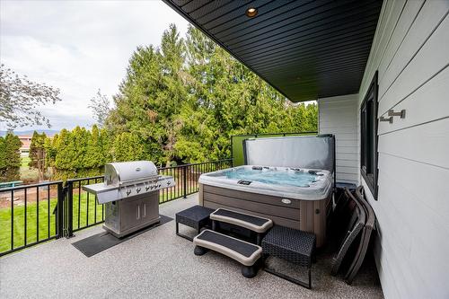 4488 Nottingham Road, Kelowna, BC - Outdoor With Deck Patio Veranda With Exterior