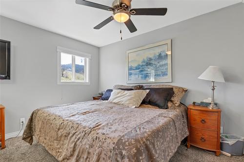 6524 Apollo Road, Vernon, BC - Indoor Photo Showing Bedroom