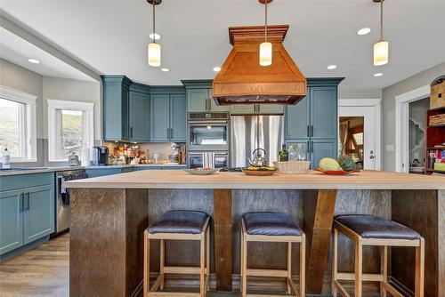 6524 Apollo Road, Vernon, BC - Indoor Photo Showing Kitchen With Stainless Steel Kitchen With Upgraded Kitchen