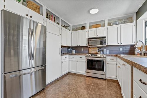 6524 Apollo Road, Vernon, BC - Indoor Photo Showing Kitchen With Stainless Steel Kitchen