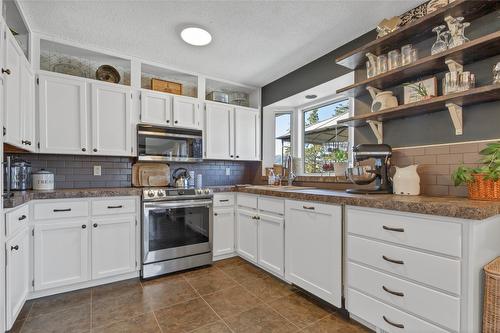 6524 Apollo Road, Vernon, BC - Indoor Photo Showing Kitchen