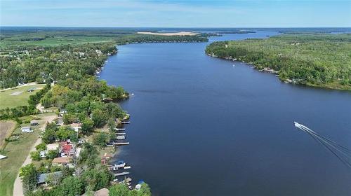 15-232 Lee River Rd, Lac Du Bonnet, MB 