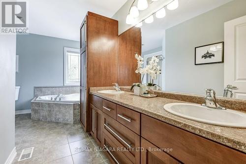 6635 Parkside Road, Niagara Falls (Forestview), ON - Indoor Photo Showing Bathroom