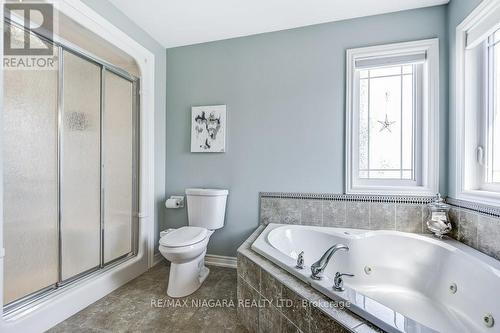 6635 Parkside Road, Niagara Falls (Forestview), ON - Indoor Photo Showing Bathroom