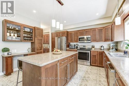 6635 Parkside Road, Niagara Falls (Forestview), ON - Indoor Photo Showing Kitchen