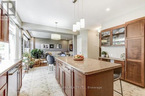 6635 Parkside Road, Niagara Falls (Forestview), ON - Indoor Photo Showing Kitchen With Upgraded Kitchen