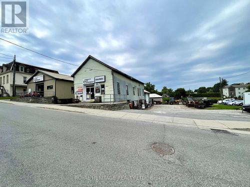 8 Kent Street E, Kawartha Lakes (Lindsay), ON 