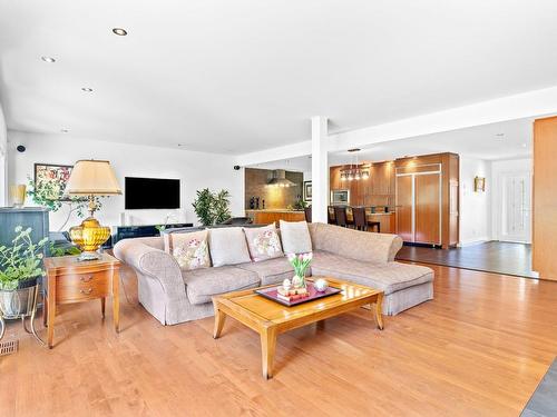 Salon - 42A Av. Du Golf, Pointe-Claire, QC - Indoor Photo Showing Living Room