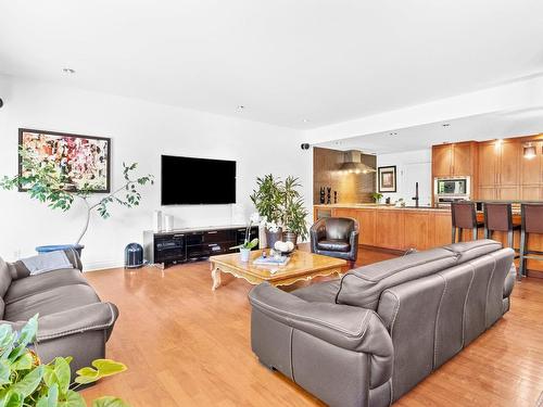 Salon - 42A Av. Du Golf, Pointe-Claire, QC - Indoor Photo Showing Living Room