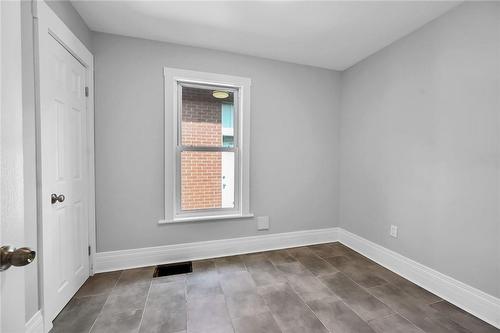 30 Poplar Avenue, Hamilton, ON - Indoor Photo Showing Other Room