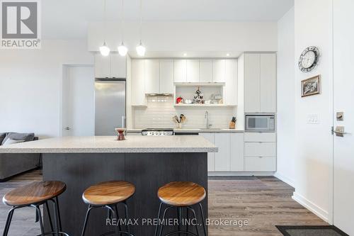 413 - 457 Plains Road E, Burlington (Lasalle), ON - Indoor Photo Showing Kitchen With Upgraded Kitchen