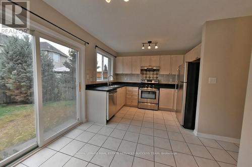 1652 Beaty Trail, Milton (Beaty), ON - Indoor Photo Showing Kitchen