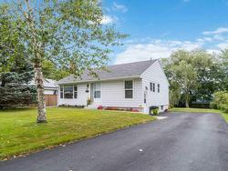 15 Elizabeth Street  Dartmouth, NS B2W 2T4