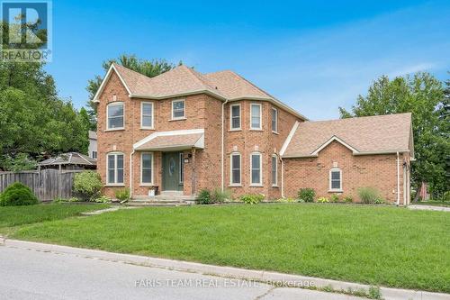 142 Livingstone Street W, Barrie, ON - Outdoor With Facade