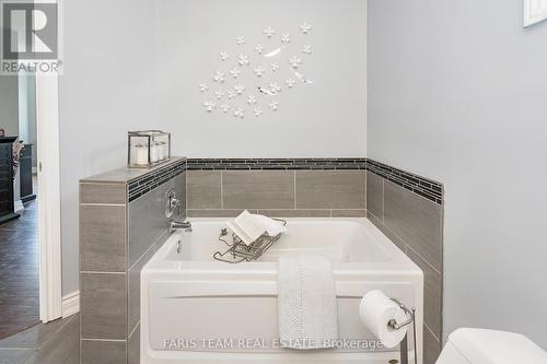 142 Livingstone Street W, Barrie (West Bayfield), ON - Indoor Photo Showing Laundry Room