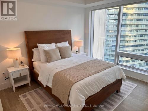 4103 - 10 York Street, Toronto (Waterfront Communities), ON - Indoor Photo Showing Bedroom