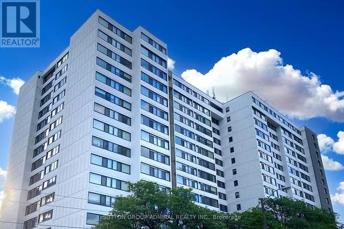 707 - 3000 Bathurst Street, Toronto (Englemount-Lawrence), ON - Outdoor With Facade