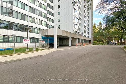 707 - 3000 Bathurst Street, Toronto (Englemount-Lawrence), ON - Outdoor