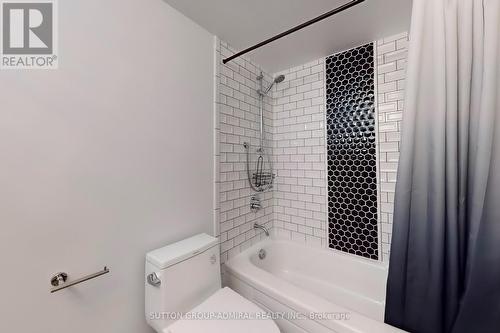 707 - 3000 Bathurst Street, Toronto (Englemount-Lawrence), ON - Indoor Photo Showing Bathroom