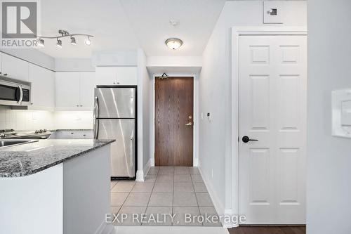 915 - 185 Oneida Crescent, Richmond Hill (Langstaff), ON - Indoor Photo Showing Kitchen