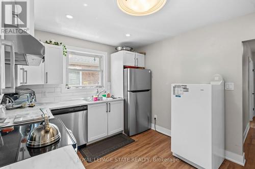 17 Prestwick Avenue, St. Catharines, ON - Indoor Photo Showing Kitchen With Stainless Steel Kitchen