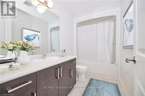 128 Sunflower Place, Welland, ON - Indoor Photo Showing Bathroom