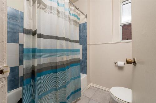 236 Grosvenor Avenue N, Hamilton, ON - Indoor Photo Showing Bathroom