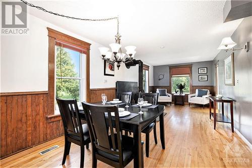 11161 Sandy Row Road, South Mountain, ON - Indoor Photo Showing Dining Room