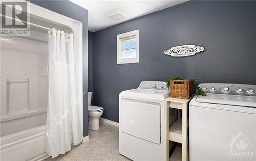 11161 Sandy Row Road, South Mountain, ON - Indoor Photo Showing Laundry Room