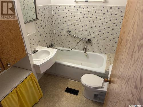 206 Prince Street, Hudson Bay, SK - Indoor Photo Showing Bathroom