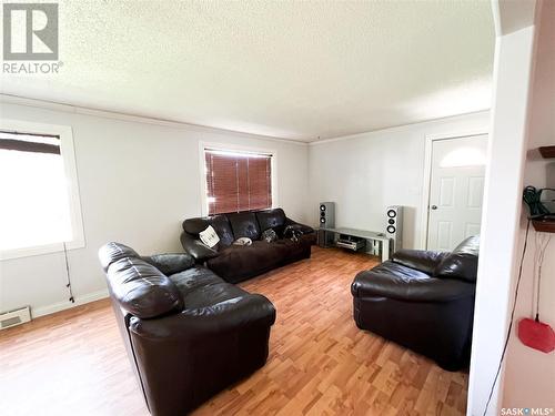 510 Mann Avenue, Radville, SK - Indoor Photo Showing Living Room