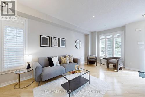 6 Degas Drive, Vaughan (Patterson), ON - Indoor Photo Showing Living Room