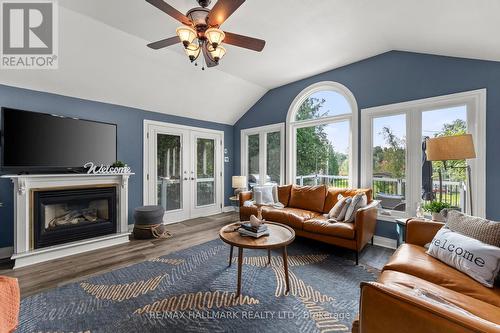 162 Riverbank Drive, Georgina (Pefferlaw), ON - Indoor Photo Showing Living Room With Fireplace