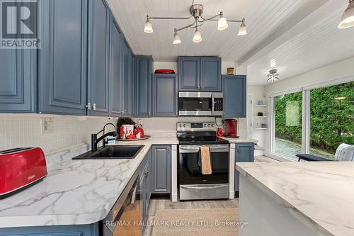 162 Riverbank Drive, Georgina (Pefferlaw), ON - Indoor Photo Showing Kitchen