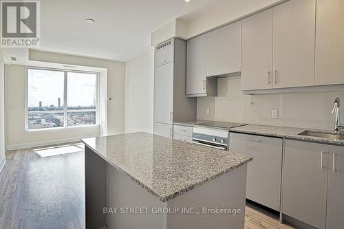 1107 - 9085 Jane Street, Vaughan, ON - Indoor Photo Showing Kitchen