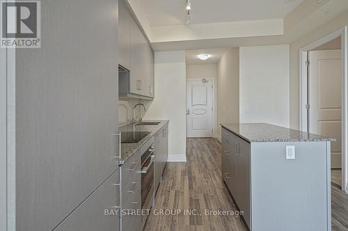 1107 - 9085 Jane Street, Vaughan, ON - Indoor Photo Showing Kitchen