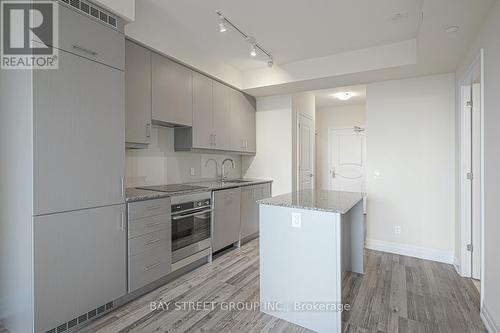 1107 - 9085 Jane Street, Vaughan, ON - Indoor Photo Showing Kitchen