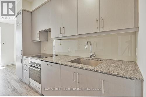 1107 - 9085 Jane Street, Vaughan, ON - Indoor Photo Showing Kitchen