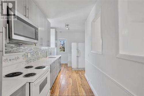 2397 Chandler, Windsor, ON - Indoor Photo Showing Kitchen