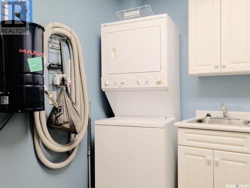 202 212 3Rd Avenue E, Rosetown, SK - Indoor Photo Showing Laundry Room