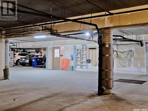 202 212 3Rd Avenue E, Rosetown, SK - Indoor Photo Showing Garage