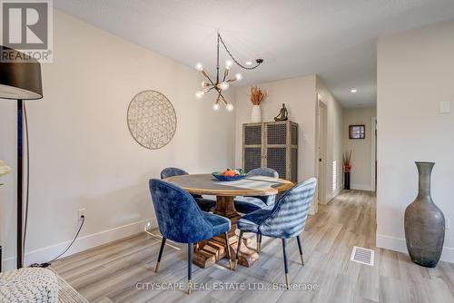 36 Telfer Court, Brant (Paris), ON - Indoor Photo Showing Dining Room