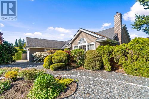 551 Hollywood Rd, Qualicum Beach, BC - Outdoor