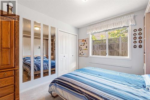 Bedroom/Murphy Bed - 551 Hollywood Rd, Qualicum Beach, BC - Indoor Photo Showing Bedroom