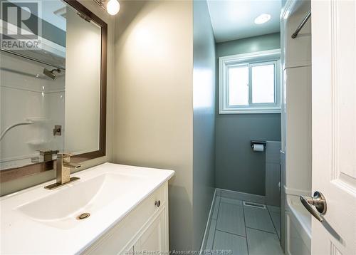 1242 Laurendeau Unit# Upper, Windsor, ON - Indoor Photo Showing Bathroom