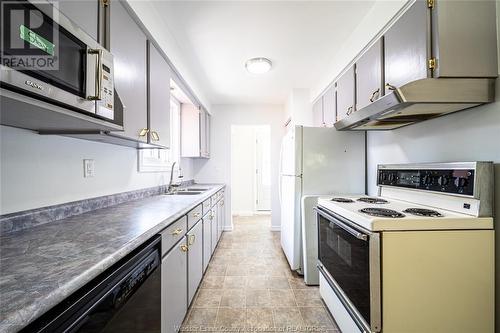 1242 Laurendeau Unit# Upper, Windsor, ON - Indoor Photo Showing Kitchen