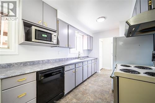 1242 Laurendeau Unit# Upper, Windsor, ON - Indoor Photo Showing Kitchen