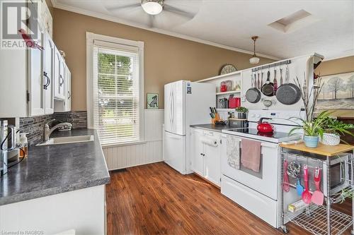 1212 Bruce Road 40, Arran Twp, ON - Indoor Photo Showing Kitchen