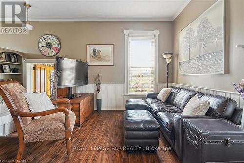 1212 Bruce Road 40, Arran-Elderslie (Arran Elderslie), ON - Indoor Photo Showing Living Room